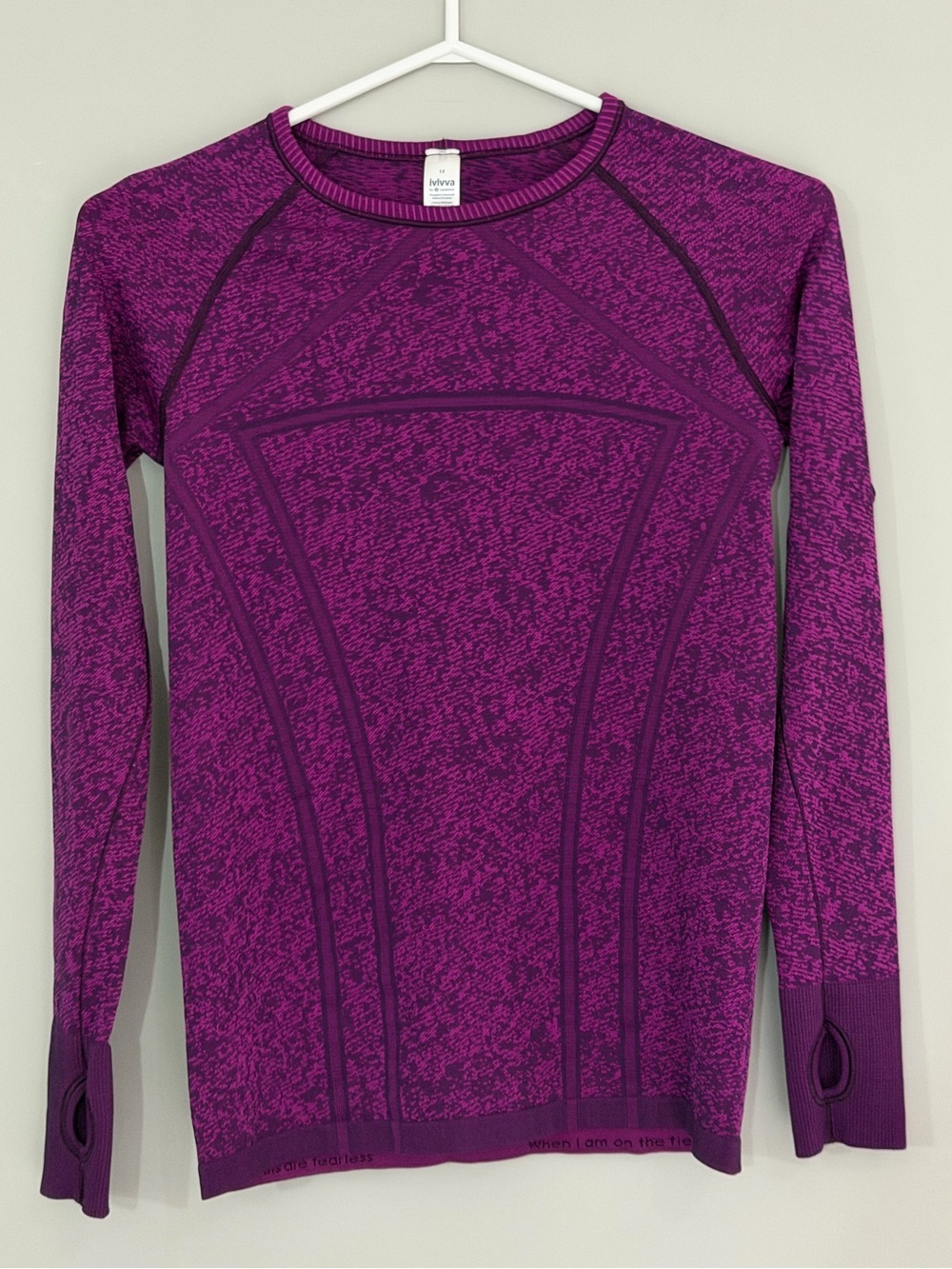 ⭐️Like New⭐️Ivivva: Girls Long Sleeve Shirt-Size 14 (ptp approx 15in)